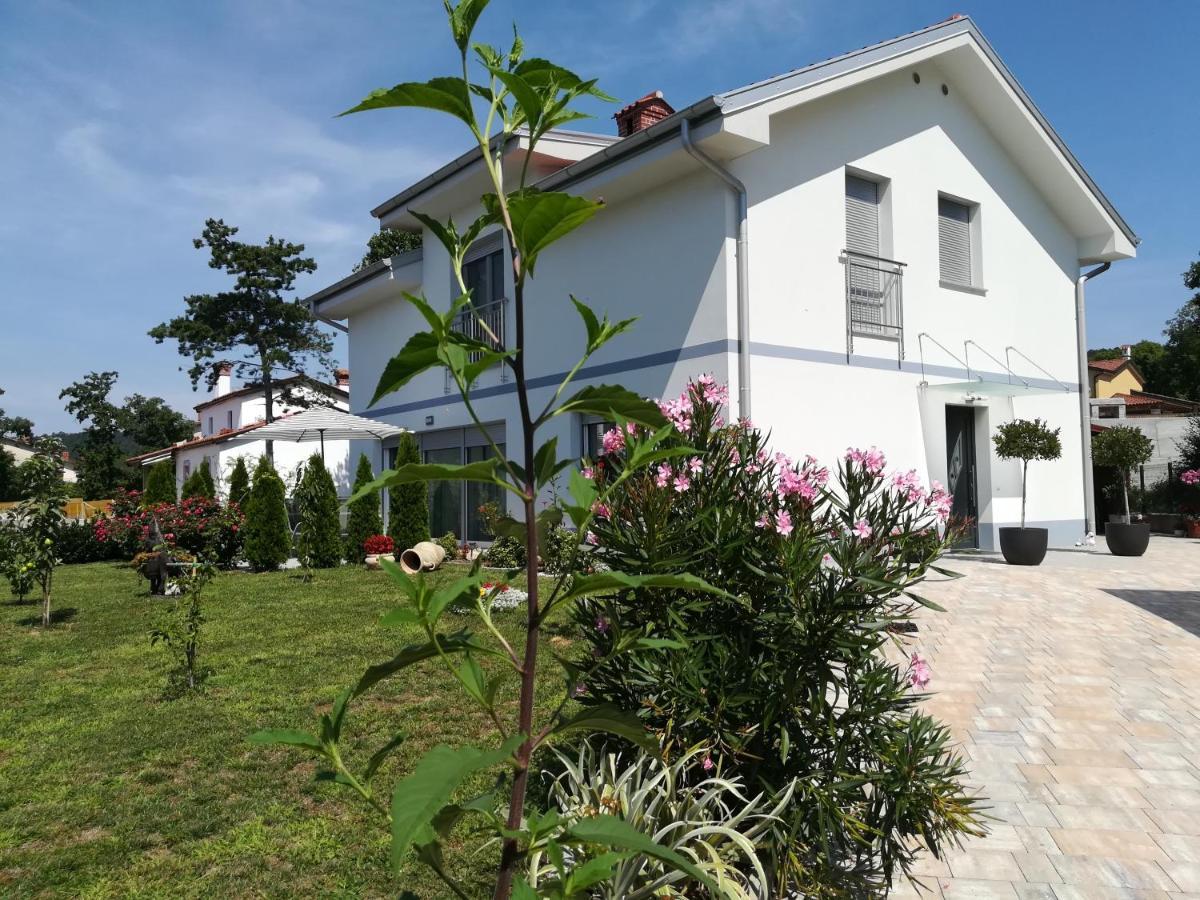 Apartma Majda Sezana Exterior photo